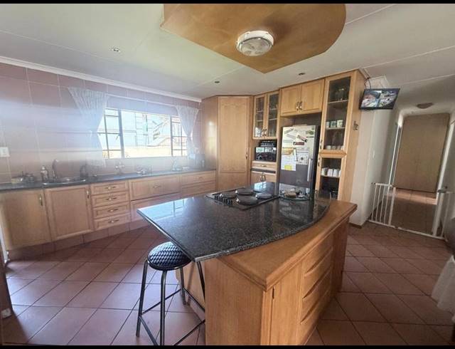 3 BEDROOM PROPERTY TO RENT IN SONNEVELD
